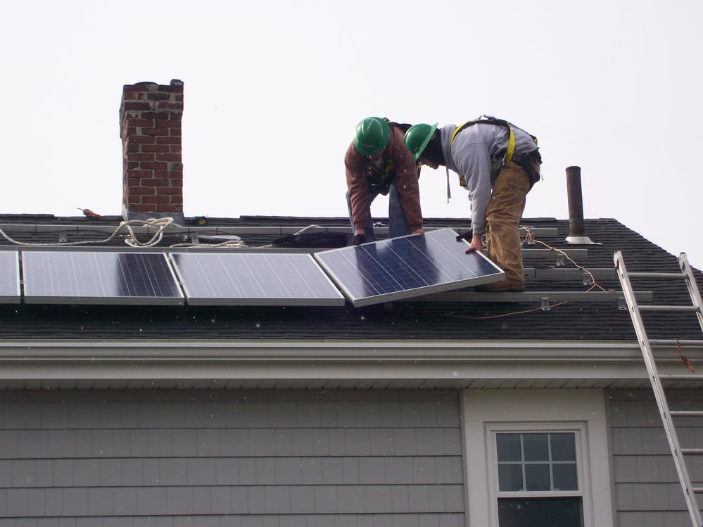 Installing_solar_panels-1
