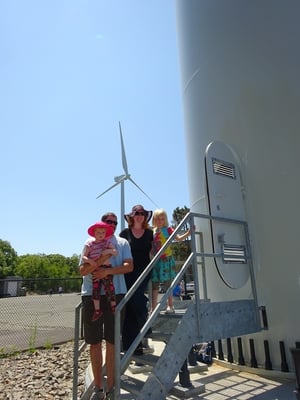 Wind_Gloucester_MA_wind_turbine_Family